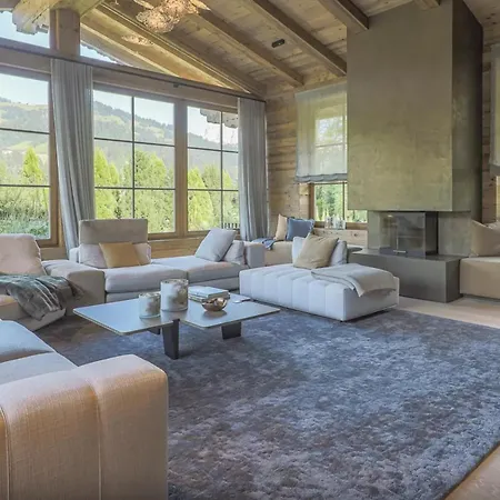 Lux 3-bedroom 200m To Lift *
